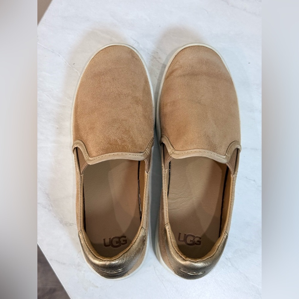 🔥UGG Women’s Slip-On Suede Sneakers in Tan with Metallic Heel Size 8 EUC🔥 - Picture 4 of 5